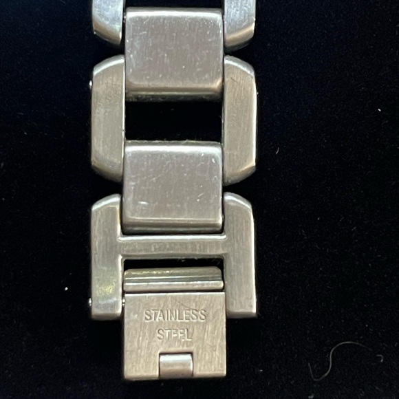 BURBERRY Heritage Womens Quartz Watch BU4211 - Picture 8 of 10